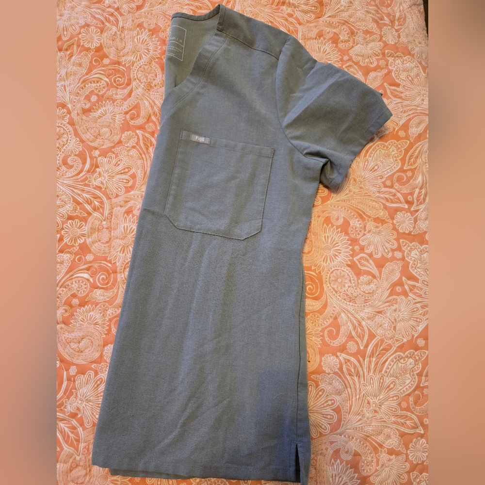 FIGS Gray Women's Scrub Top